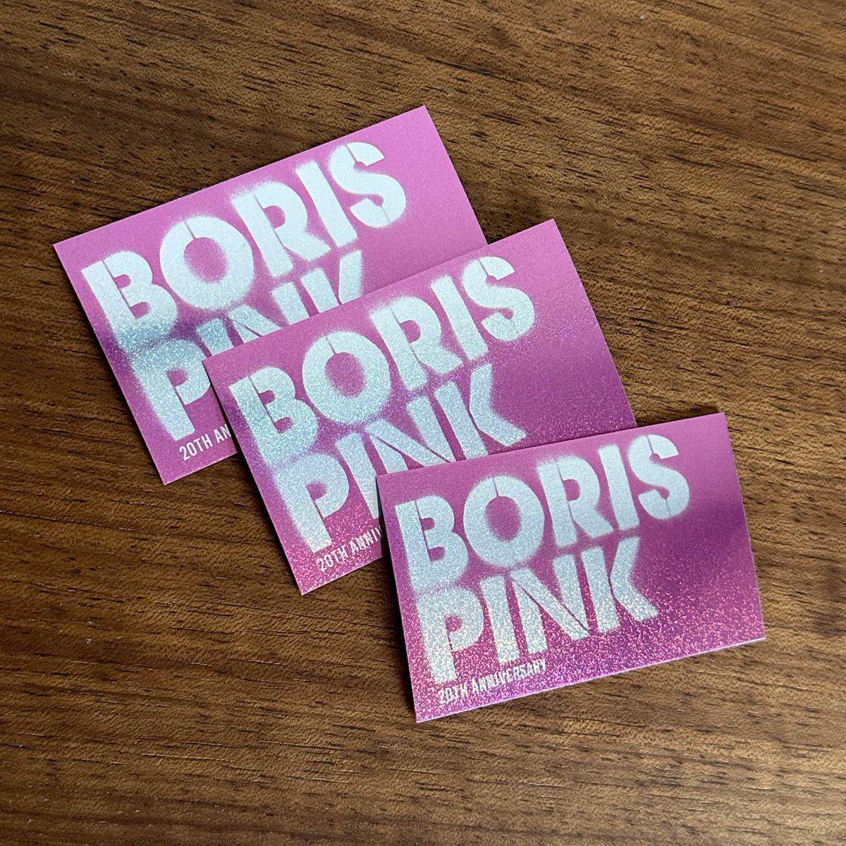 今日からアメリカ・南米ツアーが始まったBorisの新作はストアにてご予約受付中です。
みなさんに投票してもらったステッカーはPINKのJapanese Edition CDご購入でプレゼントです。
また28日まではPINK Tシャツ、キャップ、マグカップの予約でもお付けします。
nydcollection.com