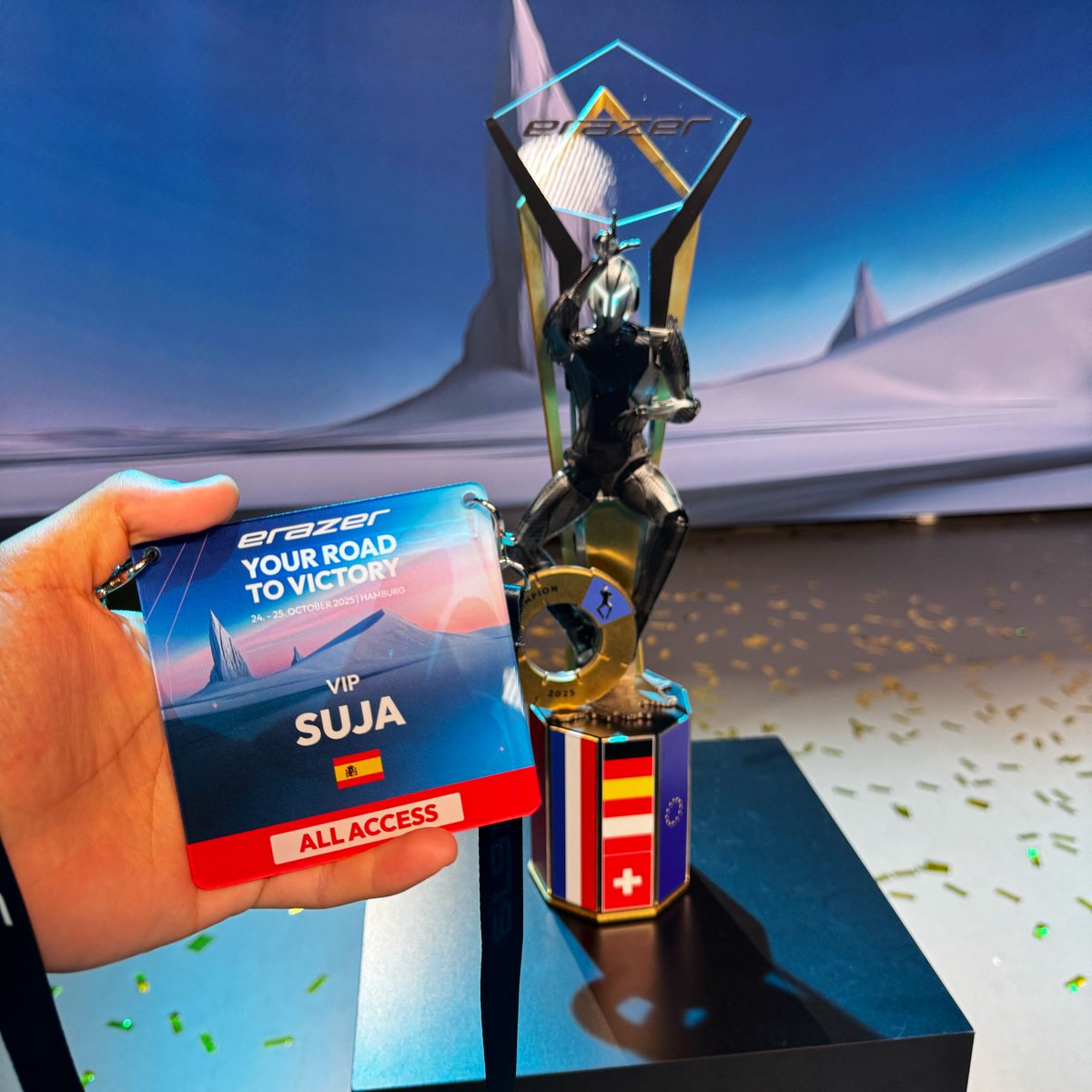 suja_gg's tweet image. Que locura han montado en la Erazer esto se va convertir el torneo europeo más grande.
Mañana en directo, no podéis haceros una idea de cómo es el set up y la que han liado. 
100.000€  - 15:00 🇪🇺
Vamos con todo españita 🇪🇸