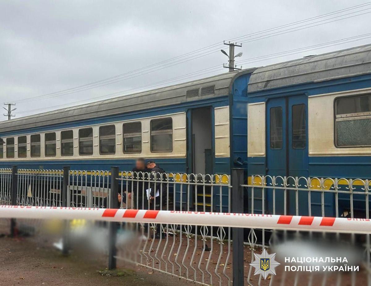 🔴 Ukrayna'da tren istasyonunda meydana gelen bombalı saldırıda 4 kişi öldü, 12 kişi yaralandı.

- AFP