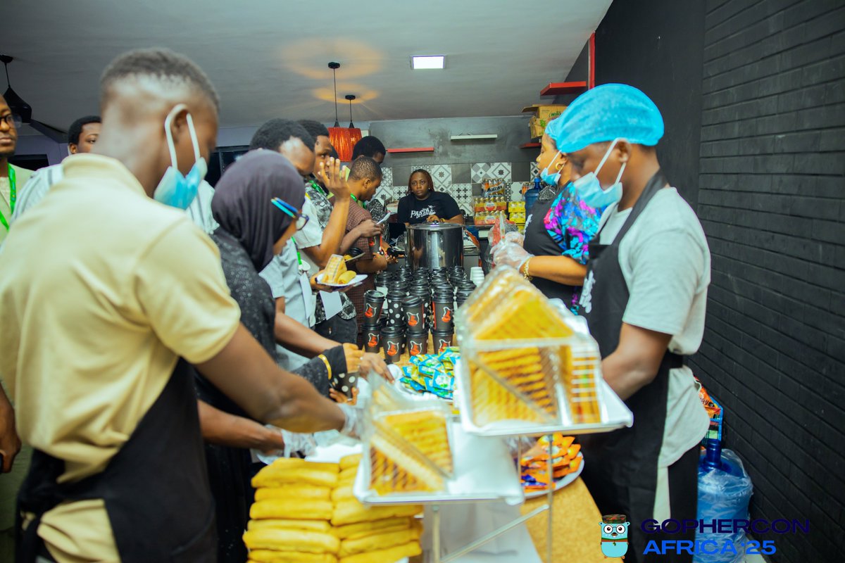 gophers_africa's tweet image. Go developers + good coffee = perfect morning ☕️🐹
Breakfast vibes at #GopherConAfrica before diving into more Go magic! 💙 #GoLang #GopherConAfrica2025 #gca25