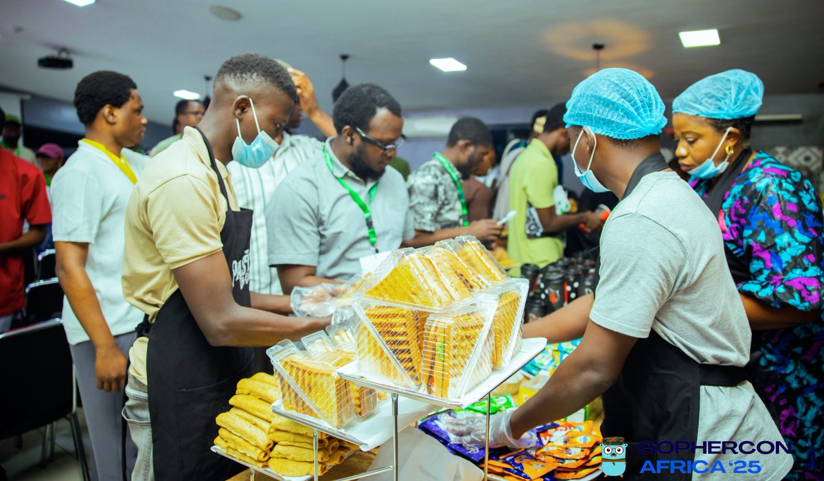 gophers_africa's tweet image. Go developers + good coffee = perfect morning ☕️🐹
Breakfast vibes at #GopherConAfrica before diving into more Go magic! 💙 #GoLang #GopherConAfrica2025 #gca25