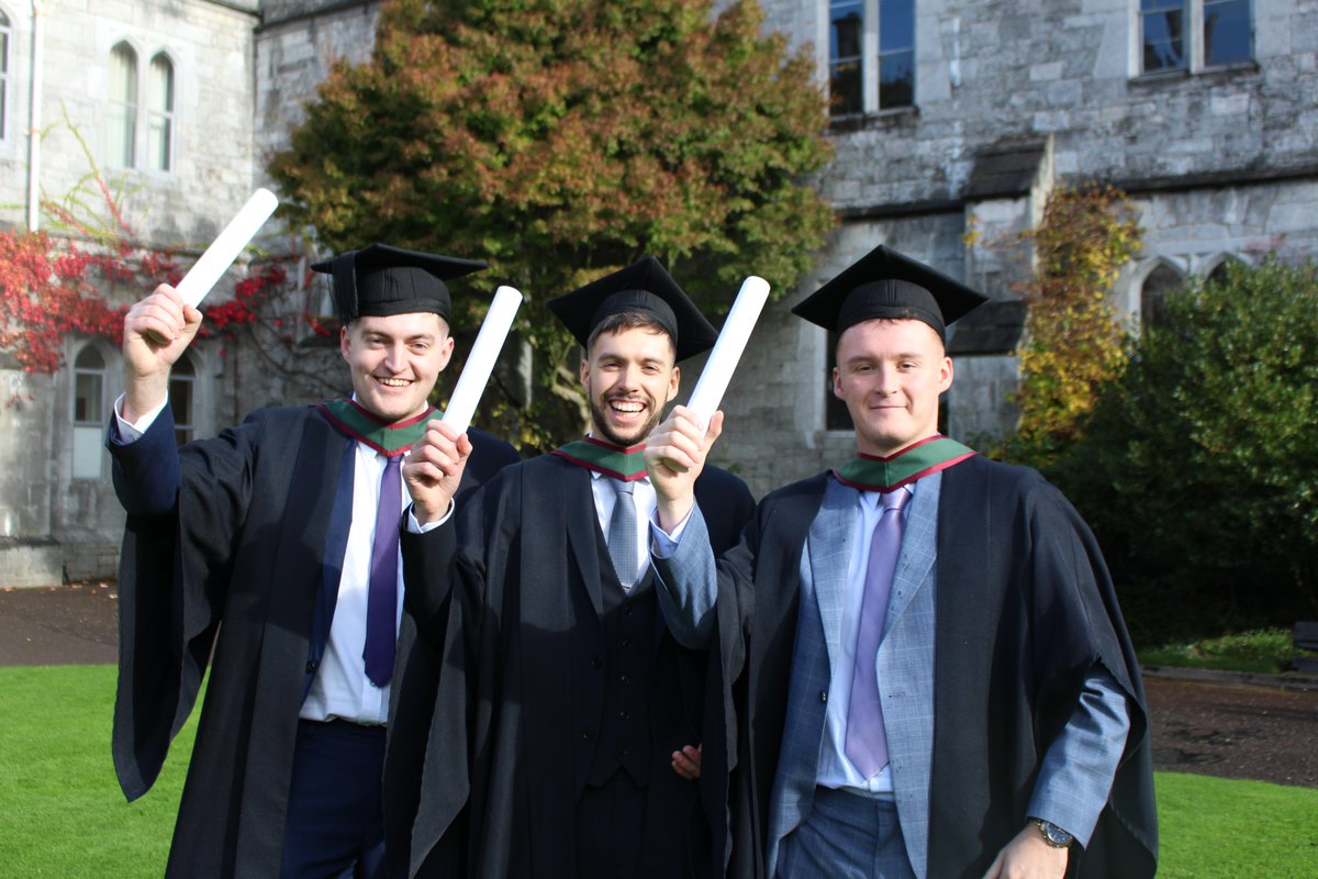 CUBSucc's tweet image. Congratulations to all of the new @UCC grads!! 🎓🎓🎓