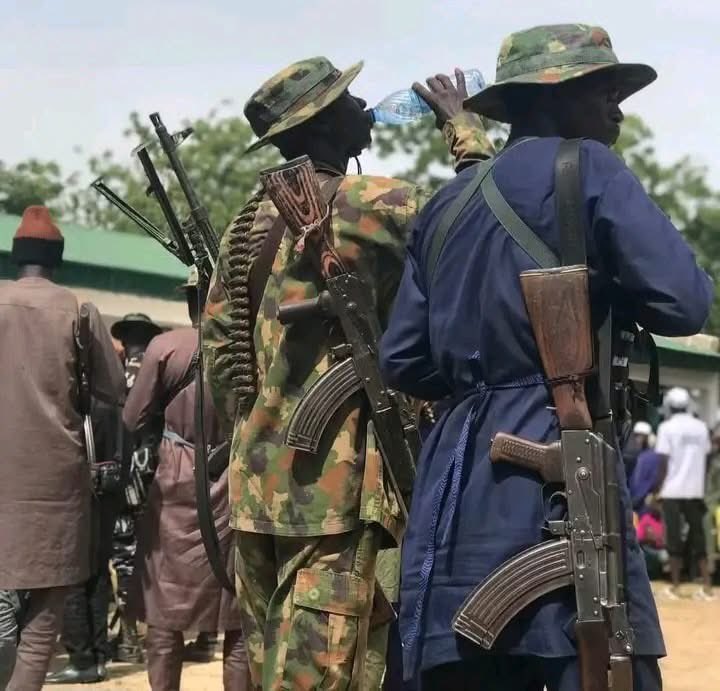 SKefason's tweet image. How does it feel for a soldier to be at a so-called peace meeting where Muslim Fulani terrorists aka bandits appear in military uniforms they may have taken from soldiers they killed in the past??

As a soldier how will you feel?

That is where we are today!