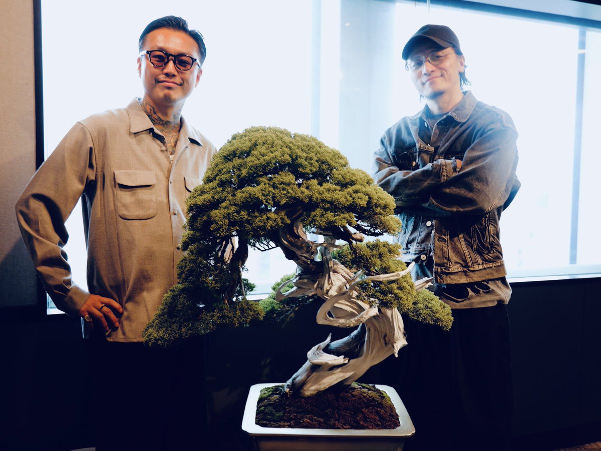 KREVA_DrK_dj908's tweet image. [STAFF]
#KREVA
今夜10/24(金)23:00
#JWAVE『PILOT THE ORIGINAL』

盆栽プロデューサー
TRADMAN’S BONSAI代表 #小島鉄平 さんをお迎えします

日本の伝統文化を世界に伝える活動に迫ります!! 現代のカルチャーに繋ぐ上で一番意識されていることとは？

📻radiko.jp/share/?sid=FMJ…

#theoriginal813