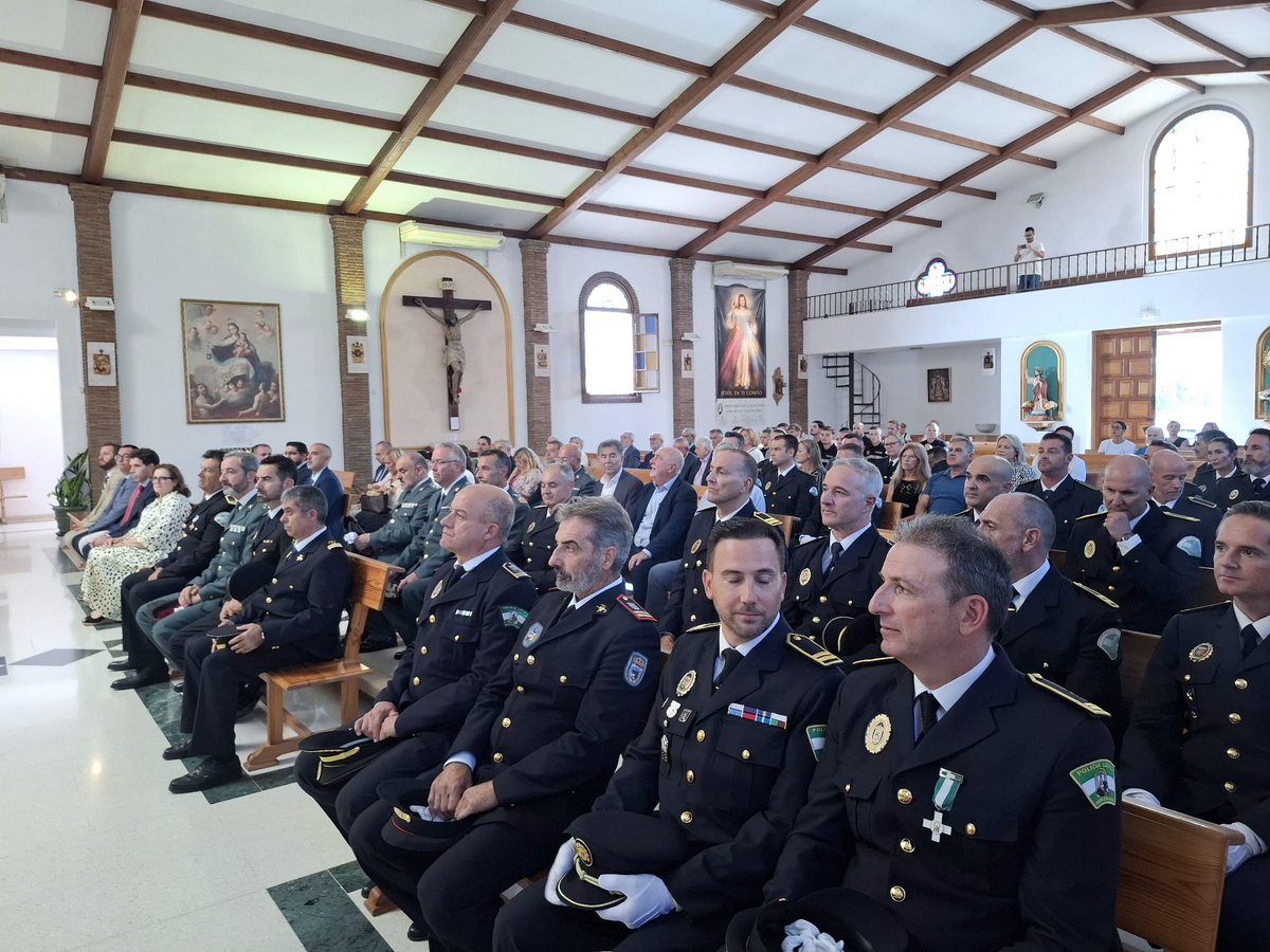 Hoy acompañamos a la Policía Local a la misa solemne, por el día de su Patron, Vox siempre estará con los cuerpos de seguridad.