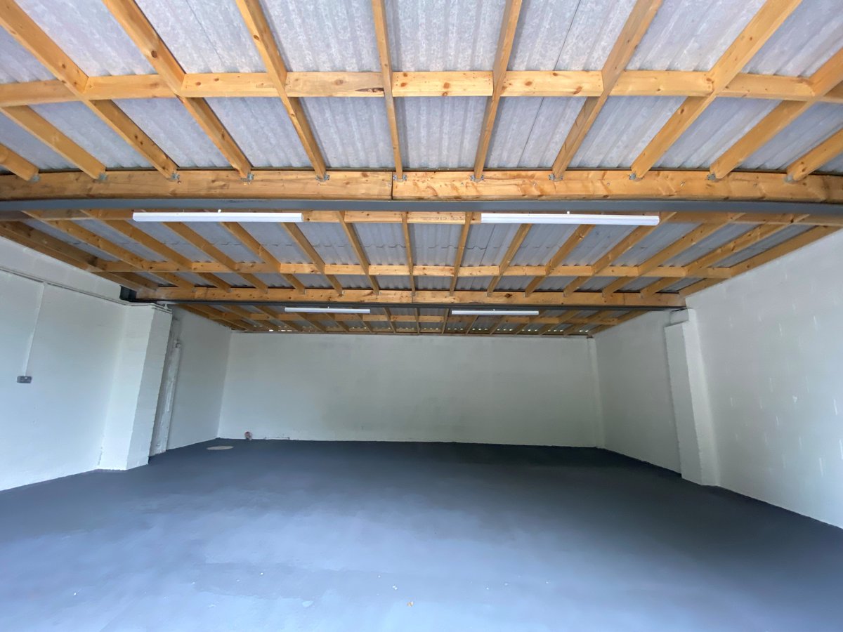 🚀 Modern Business Units for Rent – Central Oldham
829–963 sqft of versatile space from £125.99/week

🔒 Security shutters
🚗 Gated site &amp; parking
🚻 On-site WC

⚡ Units are going fast – secure yours today!
📞 Call us now to book a viewing

#Oldhamhour #ToLet #CommercialProperty