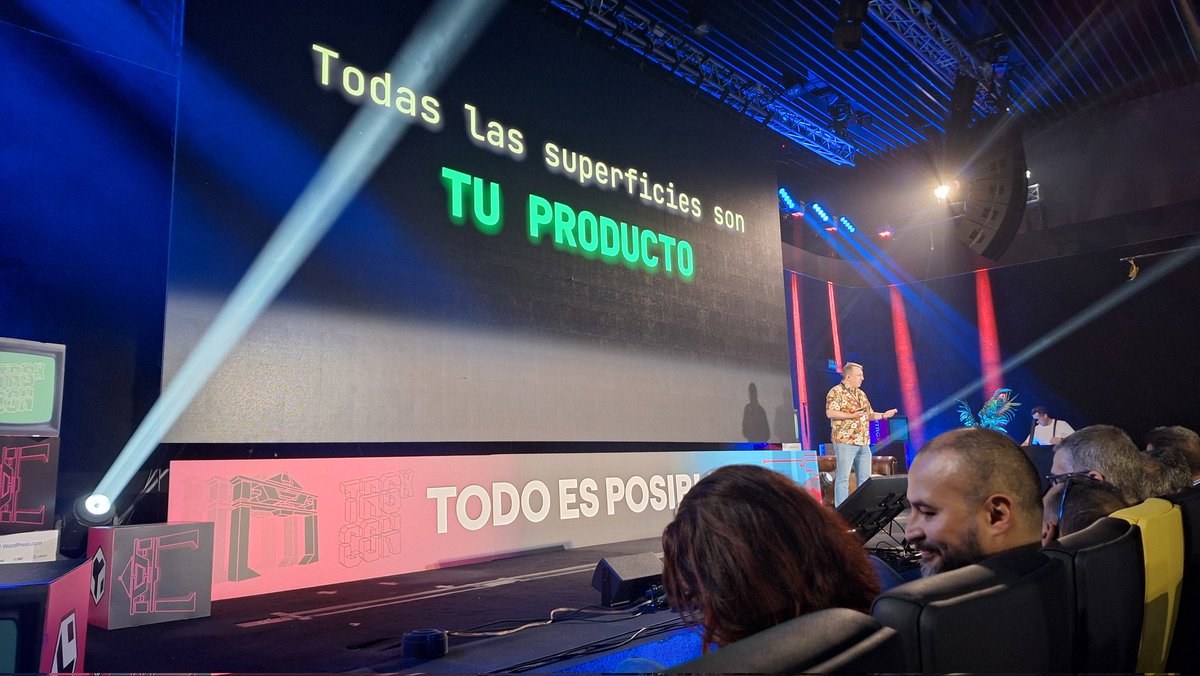 Todos los puntos de contacto: API, cli, documentación... son también tu producto. Cuídalas.
Grande <a href="/oyabun/">Javier Alonso</a>
#TRGx