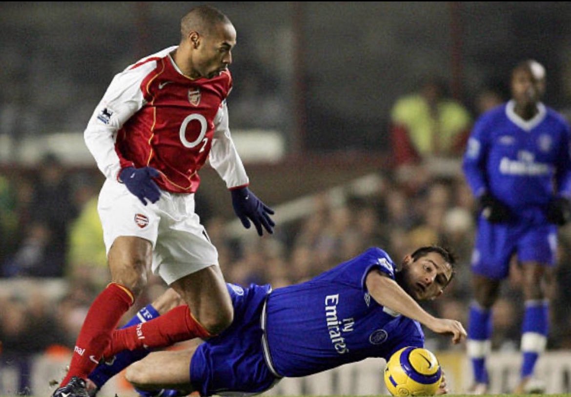 ابرز انجازات اندية التوب 6 :

- ارسنال || الدوري الذهبي 👑
- ليفربول || 6 دوري ابطال أوروبا 🇪🇺
- اليونايتد || الثلاثية 🏆🏆🏆 

- السيتي || 7 القاب تشامبيون شيب 🏴󠁧󠁢󠁥󠁮󠁧󠁿 
- توتنهام || 2 دوري انجليزي 🏴󠁧󠁢󠁥󠁮󠁧󠁿 
- تشلسي || المقارنة مع الأرسنال 🤣