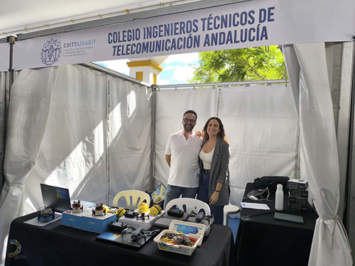 coitta_aagit's tweet photo. Esta semana hemos participado en #MetaDigitalRural, de la mano de @lanoria_mlg de @diputacionMLG, impulsando la #tecnología al servicio del cuidado de las personas mayores 

🔐 Charla “No te dejes pescar” sobre #ciberseguridad
🤖 Demo de robótica 

🔗https://t.co/NqNIq5ndES https://t.co/ps7no0lMdb