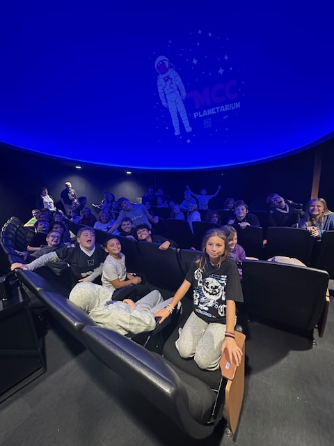 MMSTrojans's tweet image. 🚀 Last Friday, the 6 Red Team had an amazing time at MCC! 🌌 Exploring the planetarium and all its wonders was a blast! #TrojanNation #ScienceEd