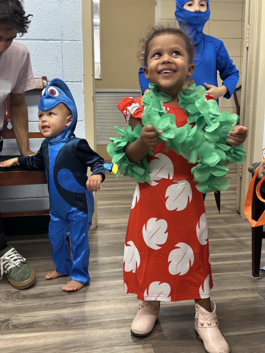 yalloweentx's tweet photo. There’s no better sight than kids getting costumes!  

We’re Y’alloween, Texas’s only Halloween nonprofit.  We help get kids in need in costumes.  

There is still time to donate! Visit the link in our bio to donate or help today! https://t.co/wM5XamZmGN