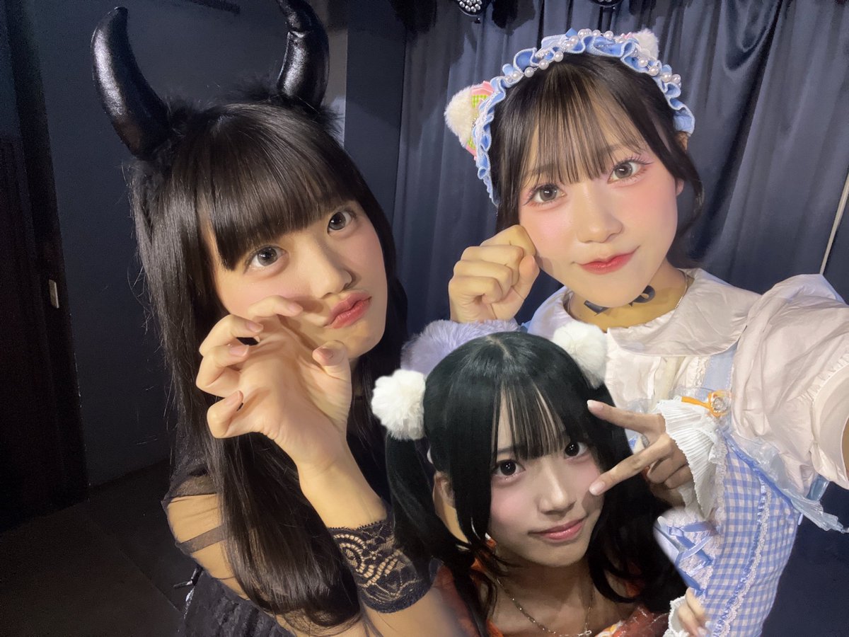 TwinkleTroupe's tweet image. 本日は急遽3人での開催になりましたが
Twinkle☆Night Paradeにお越し下さり
ありがとうございました🎃

ハロウィン味覚バトルも
ありがとうございました！！
味覚決定戦の勝利は…おはなちゃんでした!!

花咲花奈は時間の関係により
別日のお写真を使用しています。

 #TwinkleTroupe