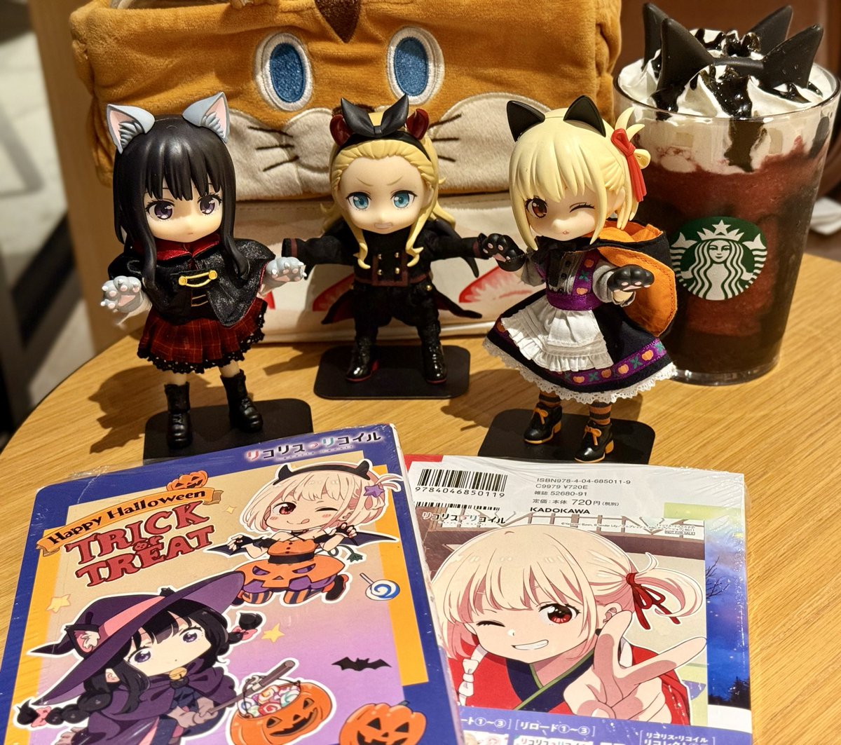 🍬🍫👻🎃🦇❤️💙💛✨✨✨