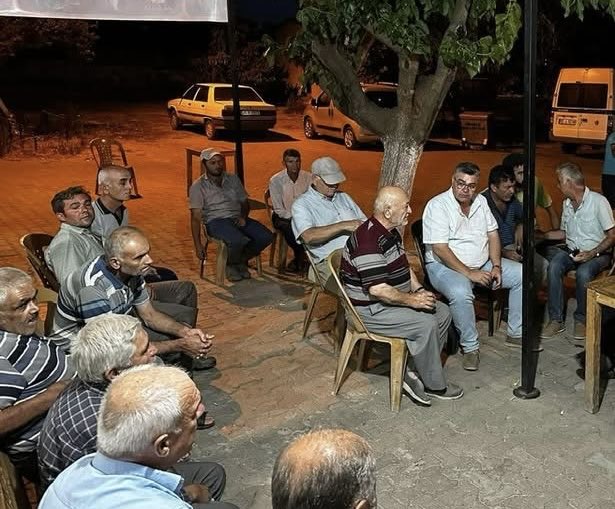 Çiftçinin sırtına bir yük daha!
2026’da sübvansiyonlu tarım kredilerinde faiz indirimleri yarıya düşürüldü.
Süt üreticisi, tohumcu, besici artık aynı üretim için iki kat faiz ödeyecek.
Bu kararlara karşı üreticinin sesi olmak, benim için bir görev.
🌾 #TarımdaAdalet