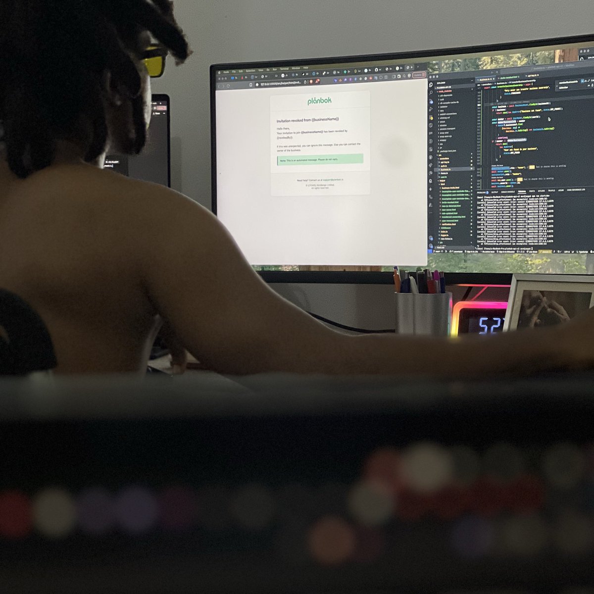 nerdjango's tweet image. Everytime I say “I’ll post more about what I’m building,” I vanish into my code.
Truth is, I work best when the noise fades.
Not posting doesn’t mean I’ve stopped building, it means I’m in the zone.
Finding that sweet spot between focus and sharing is the real challenge #LockedIn