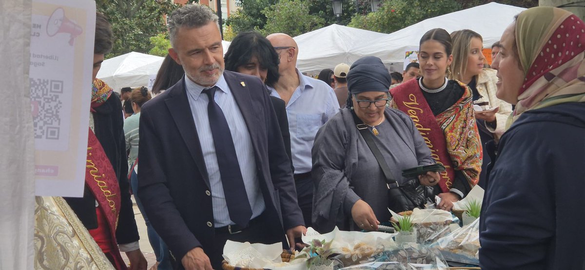 🌍✨ ¡San Mateo Intercultural reunió a 7.000 personas en el Espolón! 28 asociaciones compartieron gastronomía, música y tradiciones, construyendo un Logroño inclusivo y diverso. 💛 #SanMateo2025 #LogroñoIntercultural #DiversidadParaConvivir