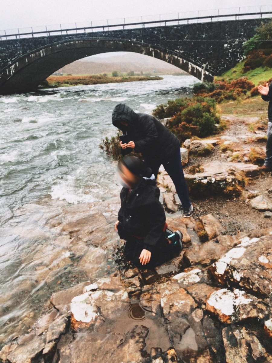 Asimbaaa1's tweet photo. ⚲ Scotland, Isle of Lewis.

Legend says that dipping your face in fairy 
waters for seven seconds grants you eternal wisdom 🧚‍♀️
Let’s just say… I might be wiser now. https://t.co/apeOcjeyWs