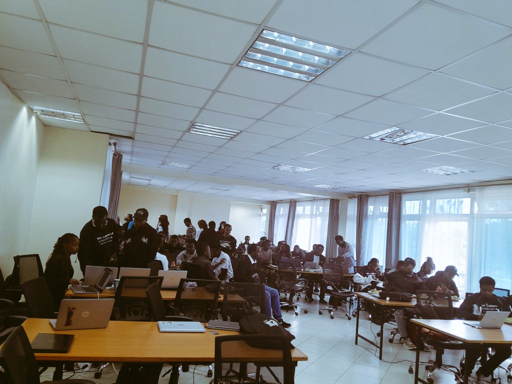 gdgcampusJKUAT's tweet image. SUI @gdgcampusJKUAT Day💯
Introduction to Sui and Move Language
#SUI ##GDGJKUAT #GoogleDeveloperGroup