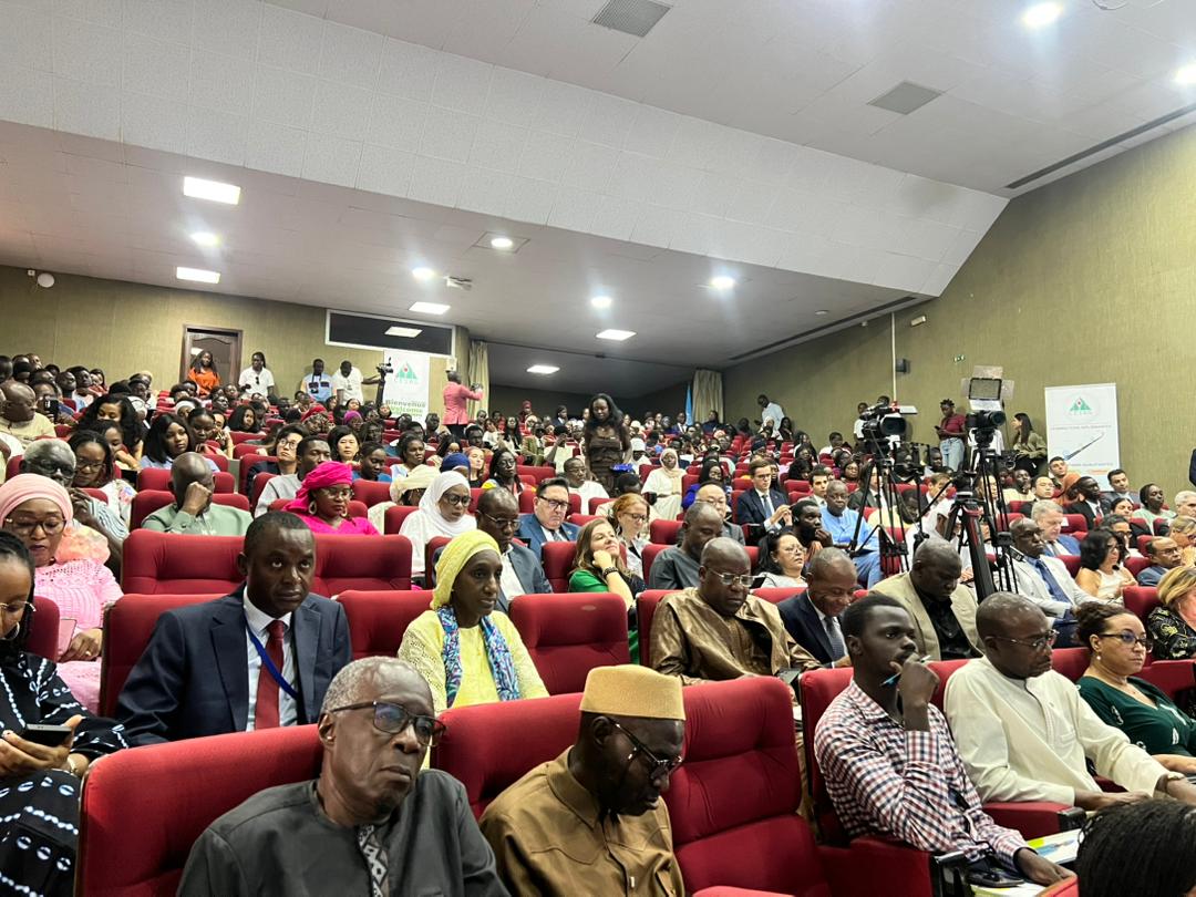 Discours de l’Ambassadeur du Cameroun et doyen du corps diplomatique, M. Jean Koé Ntonga qui souligne l’importance du dialogue multilatéral dans un monde en mutation.
#UN80