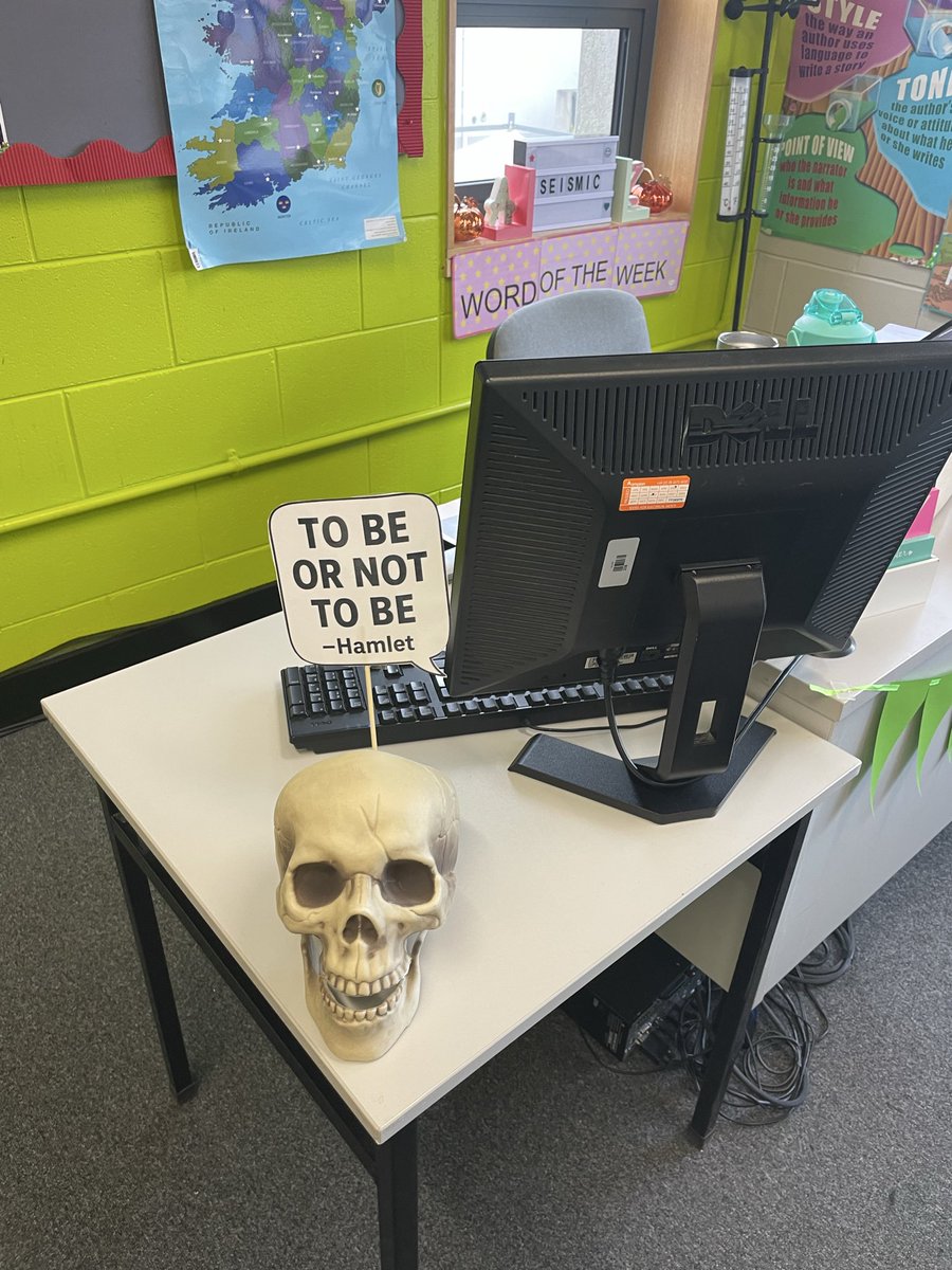 Halloween decorations can be used all year round 💀<a href="/Oide_English/">Oide English Post-primary</a> <a href="/INOTEnews/">INOTE</a> #Hamlet #SkullsAreNotJustForHalloween #EnglishClassroom #LeavingCertEnglish