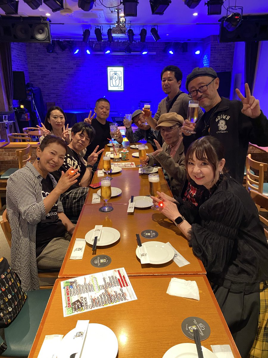 Shiside Abenue live @CIB vol46お越しいただきありがとうございました✨

STICKERSも大盛り上がり😄

来月のシーアベ参観日は変則的になりますが11月2日(日)です🎸

詳細はまた後日お知らせします♫

#シーアベ
#しゅーくりーむソーダ
#朝リズム