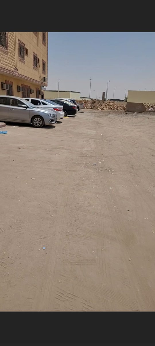 578380b09f3445f's tweet photo. 📍 شارع القميري وشارع القماري – حي الحزم، الرياض
الشارع غير مسفلت ويتسبب في تجمع مياه وغبار يعرقل حركة السكان والمركبات.
تم رفع بلاغ من خلال أمانة الرياض وتطبيق مدينتي، ولم يتم التنفيذ نرجو من @Amanatalriyadh.حل المشكله
#الرياض #الطرق #أمانة_الرياض https://t.co/NzRr2rNJwX