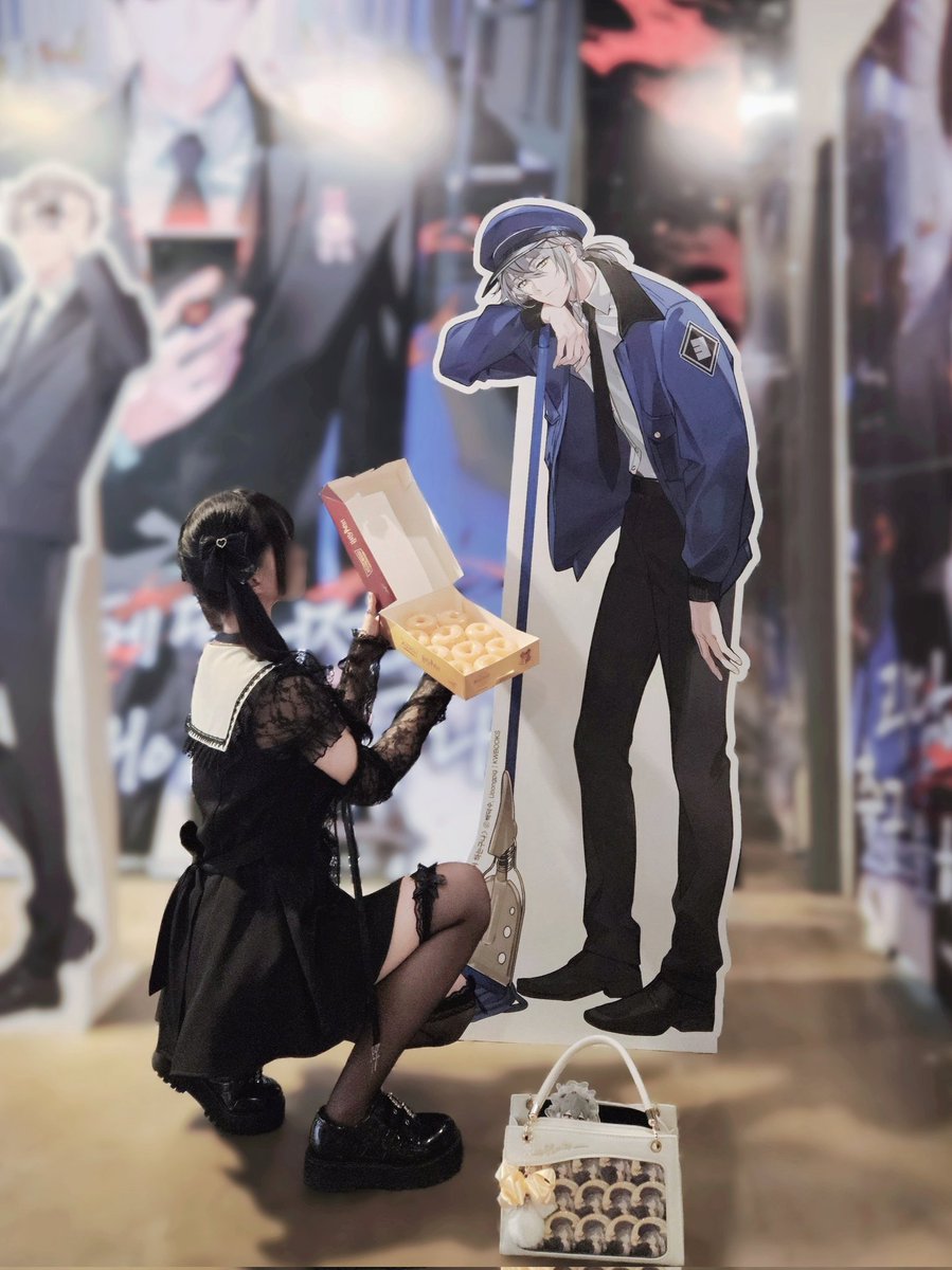 이거 찍는데 사람... 많이 지나다니더라고요... 다른날에 갔을 땐 사람 별로 없었는데... 왜... 사진찍을때만🥹🥹🥹