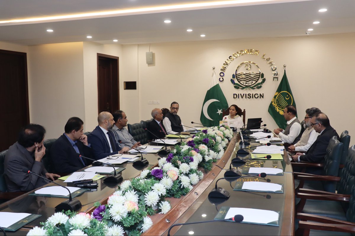 Commissioner Lahore Division tweet media
