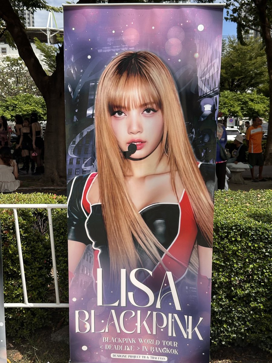 lalaluvlalisa's tweet photo. drop the tags now! 

LISA ENCHANTS RAJAMANGALA 
#DEADLINEinBangkok_LISA 
#BLACKPINK_DEADLINE https://t.co/7fD7Prf4Ny