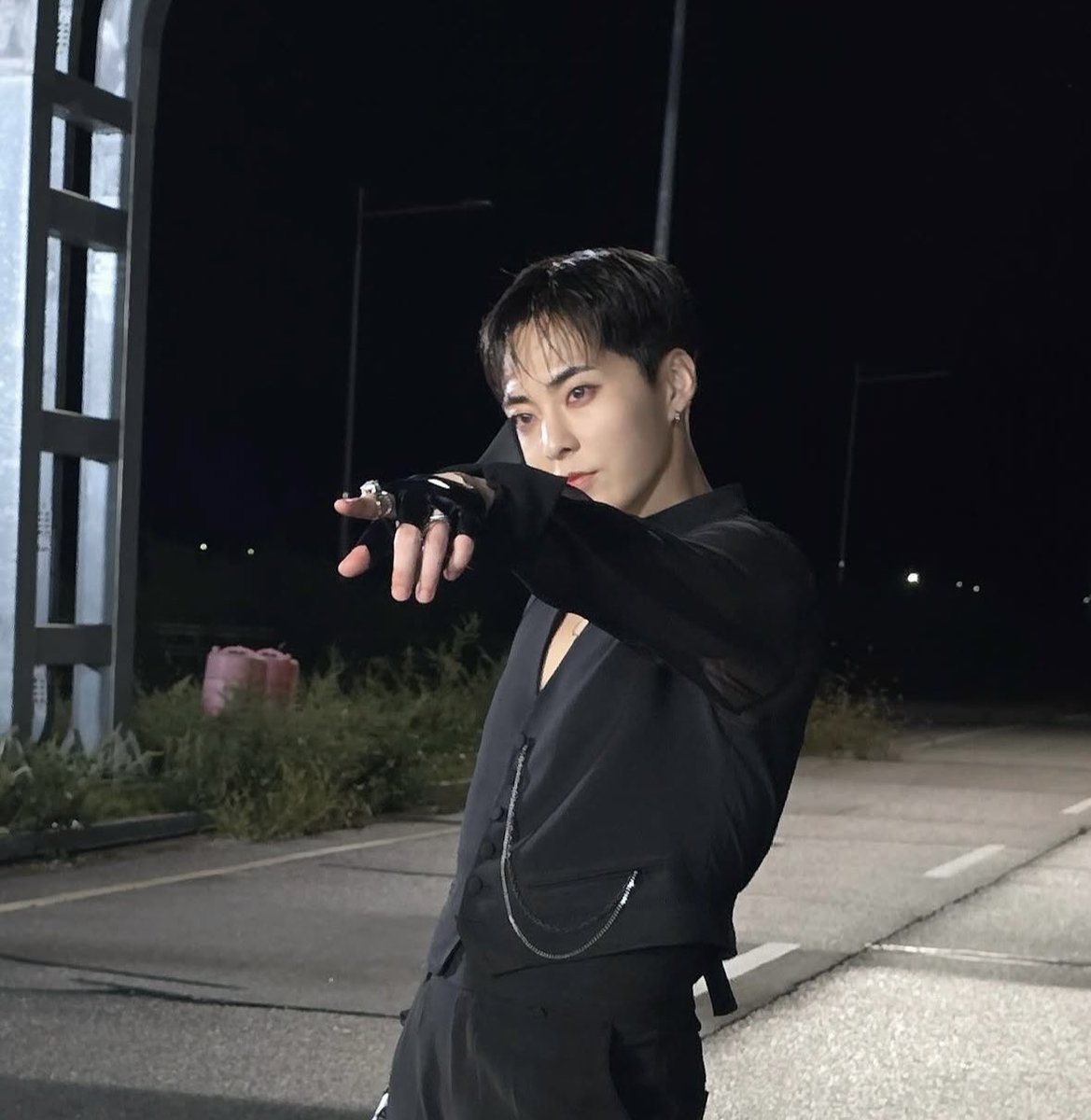 ⋆.ೃ࿔*:･ New Xiumin Insta Post 

🐱 : I'm all down for you 🫵
#Overdrop

OVERDROP OUT NOW
#Overdrop #시우민 #XIUMIN
<a href="/XIUMIN_INB100/">XIUMIN_official</a>  <a href="/_xiumin_JP/">XIUMIN JAPAN OFFICIAL</a>