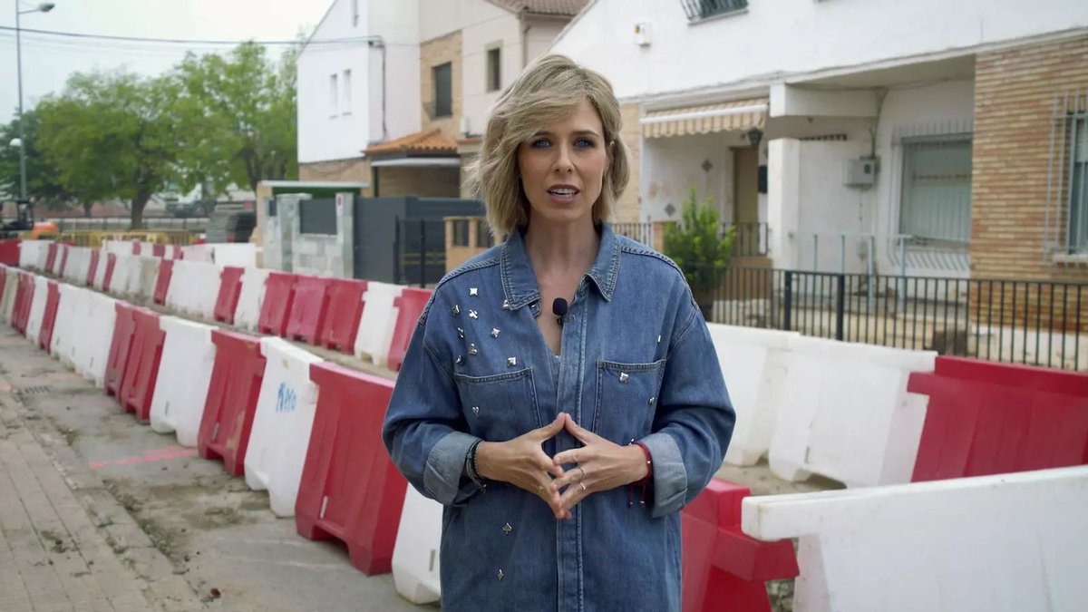 📡🔴<a href="/zoomAPunt/">ZOOM À Punt</a> torna a les zones afectades per la dana un any després. 🗓️El dilluns 27 d’octubre, a les 22:30 h, el programa recorda la tragèdia i posa damunt la taula les seqüeles que ha deixat a la Comunitat Valenciana.

#ZoomDana

apuntmedia.es/sala-de-premsa…