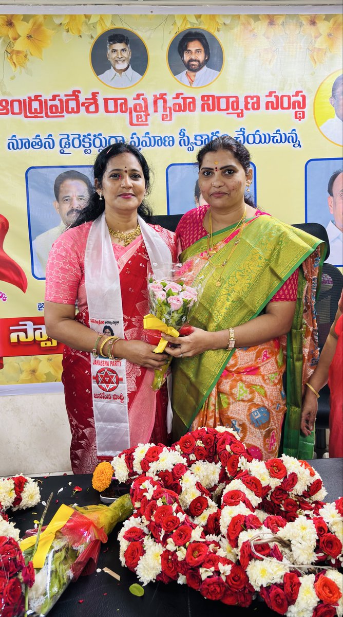 Sivaparvathijsp's tweet image. ఆంధ్ర ప్రదేశ్ హౌసింగ్ డెవలప్మెంట్ కార్పొరేషన్ డైరెక్టర్ గా ప్రమాణ స్వీకారం చేసిన మా తోటి జన సేన మహిళా నాయకురాలు శ్రీమతి ప్రియ సౌజన్య గారికి హృదయ పూర్వక శుభాకాంక్షలు 🙏