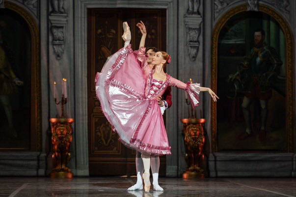 Iana Salenko will perform as Angela in Marco Spada tonight, October 24, 2025, at 8:00 PM at Teatro dell’Opera di Roma (Teatro Costanzi, Piazza Beniamino Gigli 1)

Photographer Fabrizio sansoni

#ianasalenko #motherof3boys #kammertanzerin #ballerina #art #model #beauty
