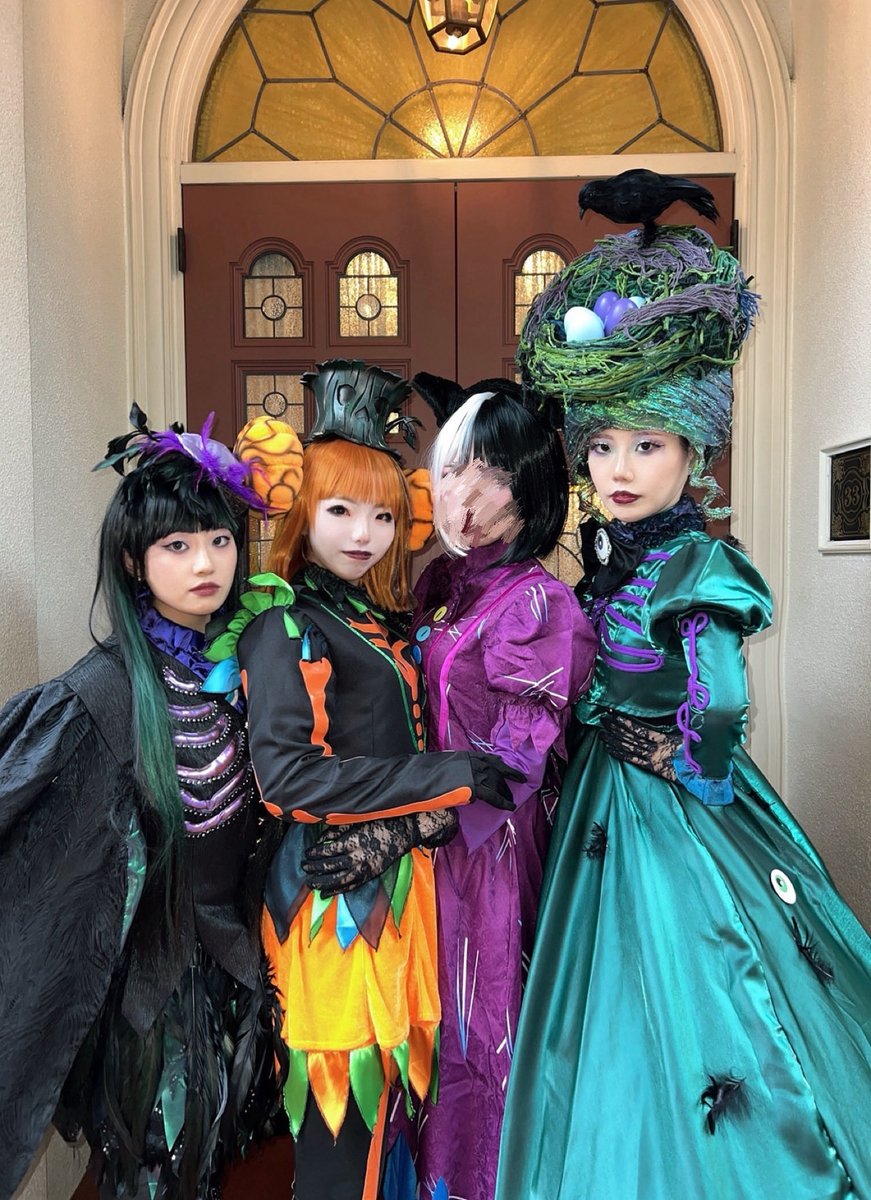 megara_13's tweet photo. 本日はスプブでインしてました〜！🎃
お声がけやお写真ご一緒してくださった方、本当にありがとうございました🫶
大好きなお姉様たちと一緒に楽しい一日でした✌️✨

#Dハロ仮装　#Dハロ仮装2025 https://t.co/n4ALqQwIrt
