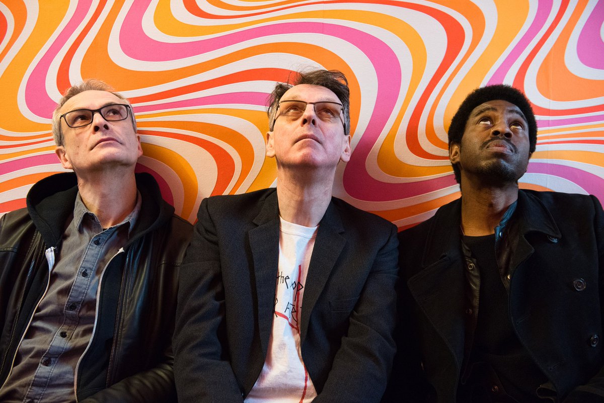 TheABRecords's tweet photo. Issue 402 of the e-zine is available now! At this link…
https://t.co/aYUCt2UgtT
Top pick interviews with High on Stress, Marcus Brown, The Sunny Smiles Three!
Live spotlight @RichardHawley @thejohnsmith @demontforthall!
The top 10 most influential records of 1991!
#AB402 https://t.co/ENtlnmCF3I