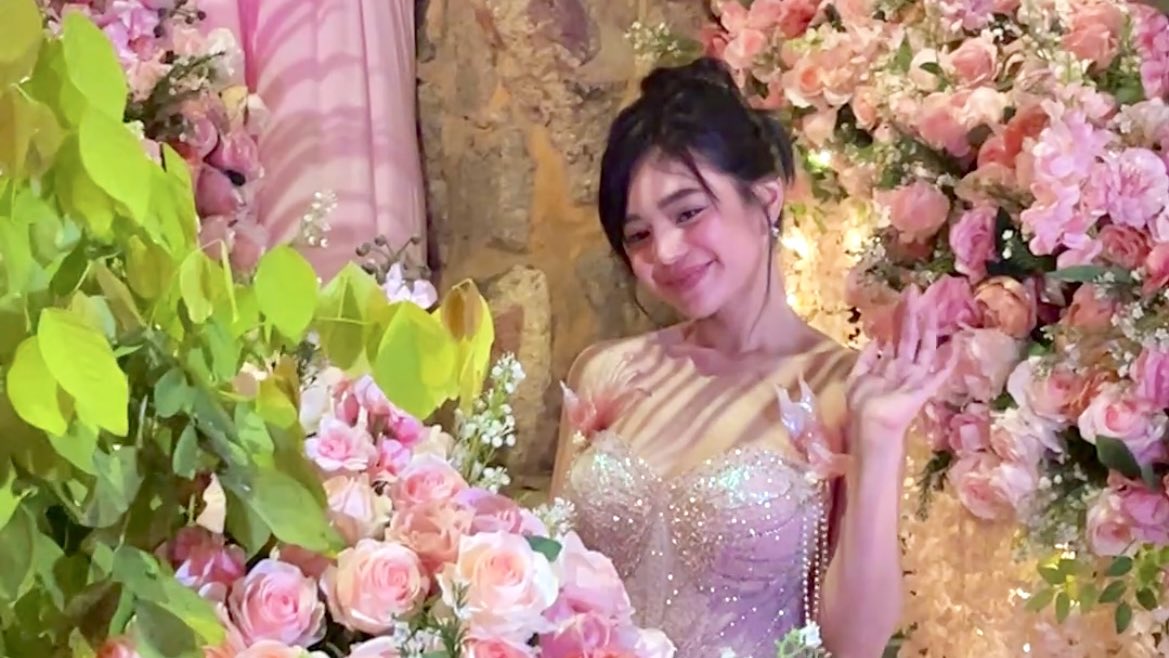 𝑑ℯ𝒛𝒛 tweet media