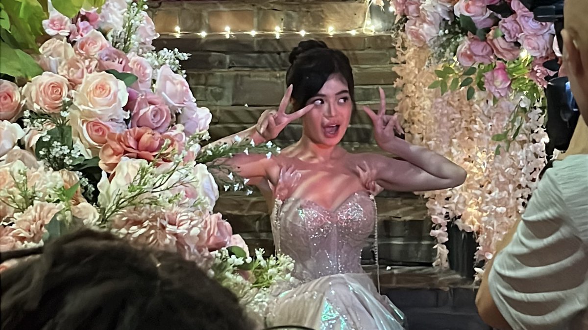 𝑑ℯ𝒛𝒛 tweet media