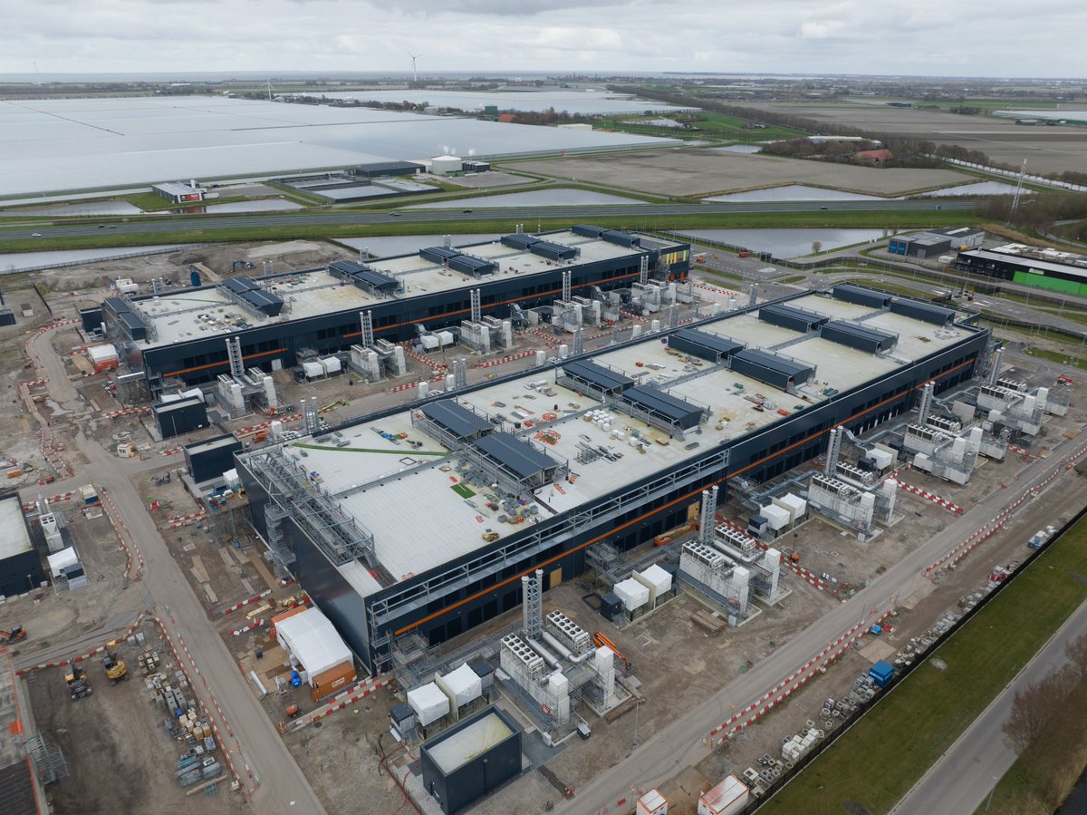 AZoCleantech's tweet image. Hyperscale data centers are booming, but so are their energy and water demands.🌎💧 What’s the true cost of our digital world? Explore the consequences and solutions: azocleantech.com/article.aspx?A… #Sustainability #CloudComputing #DataCenters