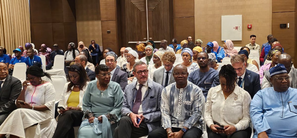 omsmali's tweet photo. Aujourd'hui, nous célébrons la Journée mondiale des Nations Unies sous le thème "Construisons l'avenir ensemble". Un appel à l'unité, à la solidarité et à l'action collective pour un monde plus juste, plus pacifique et durable. #JournéeONU #UNDay #ConstruisonsEnsemble https://t.co/nLb9fJoGJ4