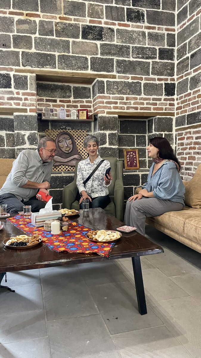 Piştî 30 salan Koma Amed hat welêt. 

Em gelek şanaz in ku tova ku ji alîyê NÇM yan hatîye çandin pir mezin bûye û gihaştîye mîlyonan, mîrasa çandê rêya me ronî dike🍀 

#komaamed 
#kased