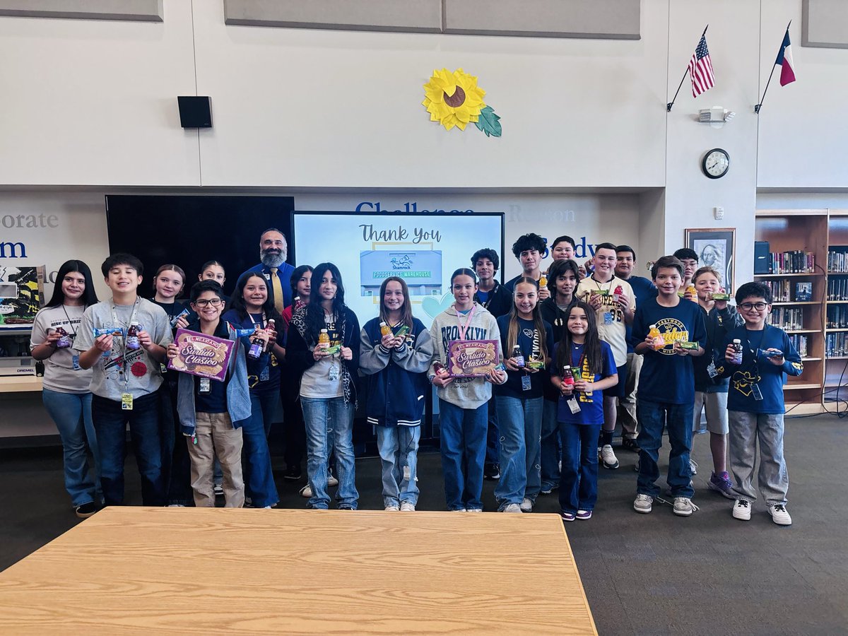 EMS_Raiders's tweet photo. Thank you Shamrock Foodservice Warehouse for providing snacks and energizing our Raider PAC! #MakingGains #PrioritizingALL https://t.co/dhBH1swGw5