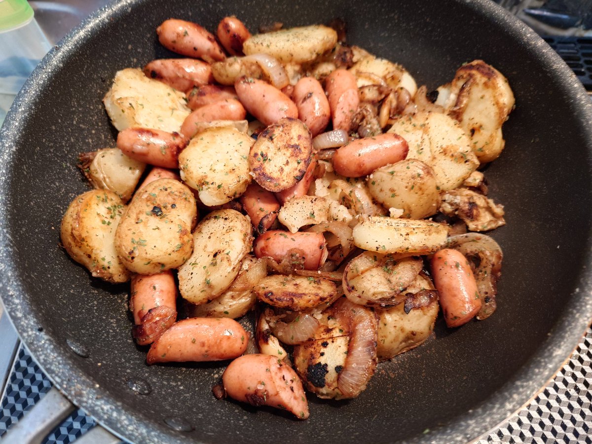 ジャーマンポテト作った
味は美味しい
玉ねぎは焦げた