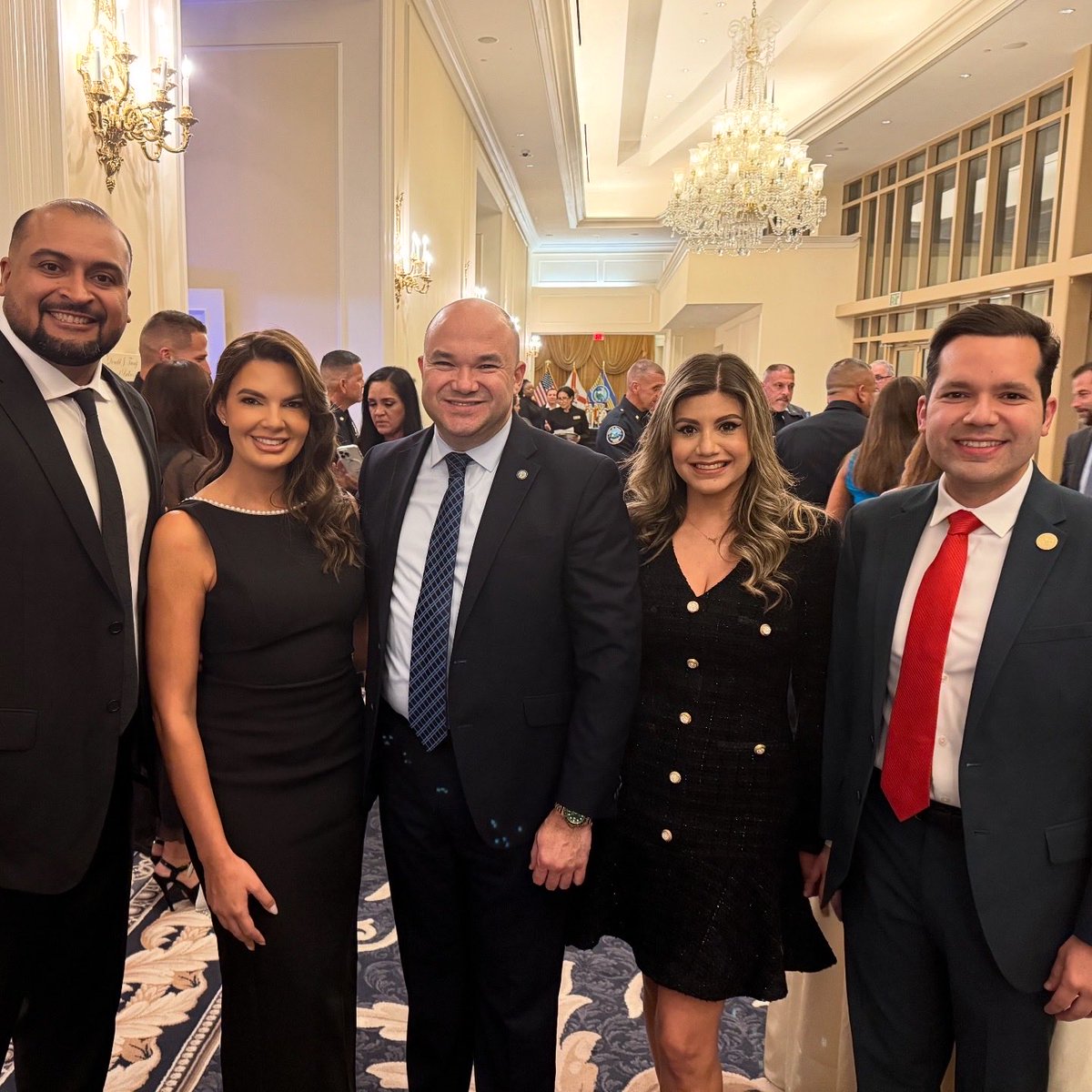 fuenmayorja's tweet photo. ✨🇺🇸 La alcaldesa Christi Fraga presentó su State of the City 2025, compartiendo un año de grandes avances en calidad de vida, seguridad, deporte, recreación, cultura y educación. https://t.co/JeBfaJLW5Q