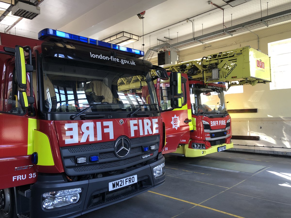 We’re proud that #Automist is sponsoring <a href="/LFBfootballclub/">London Fire Brigade Football Club</a>'s Open Age Football Team! ⚽
The team unites serving and retired firefighters, supporting fitness, wellbeing and connection.

👉 Read more: plumis.co.uk/automist-spons…

#FireSafety #GrassrootsFootball #FireServiceFootball