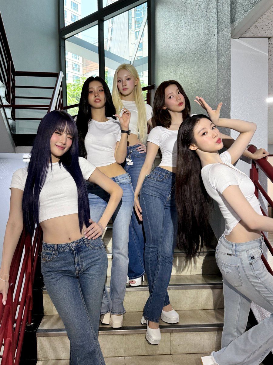 aideulverse's tweet photo. time to vote 😎 

1 retweet or reply = 1 vote 
both = 2 votes 

I vote for #idle on #2025MAMAVOTE https://t.co/Cz1n179Skq