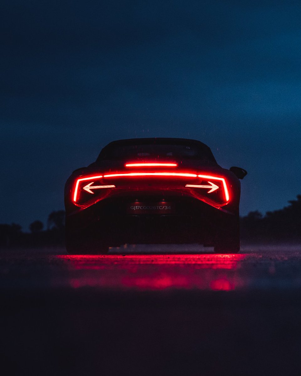 The silhouette that horizons dream of. 

#MGSelect #MGCyberster