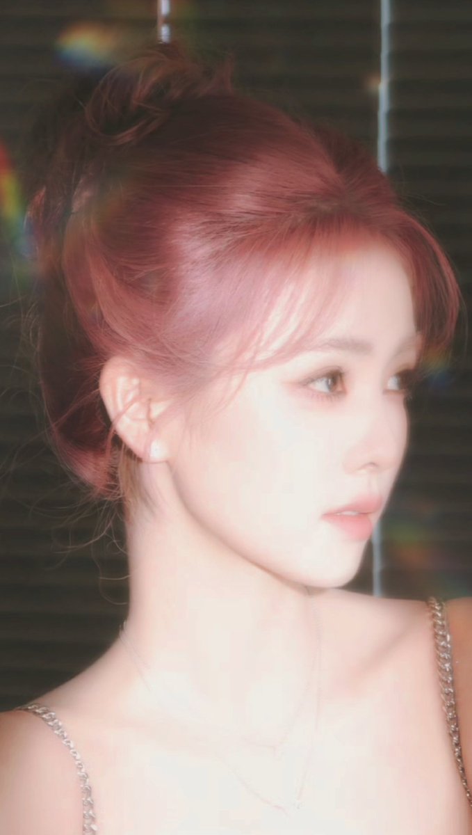 bailu__bmy's tweet image. GOD LOOK AT HER
#BaiLu