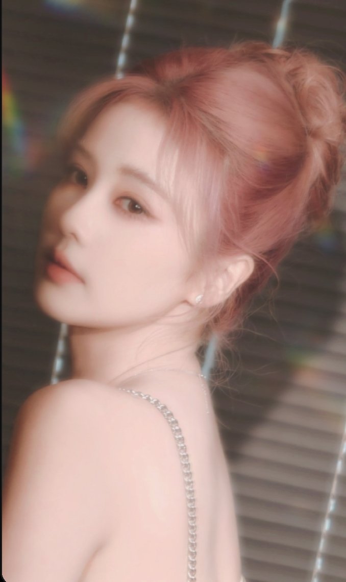 bailu__bmy's tweet image. GOD LOOK AT HER
#BaiLu