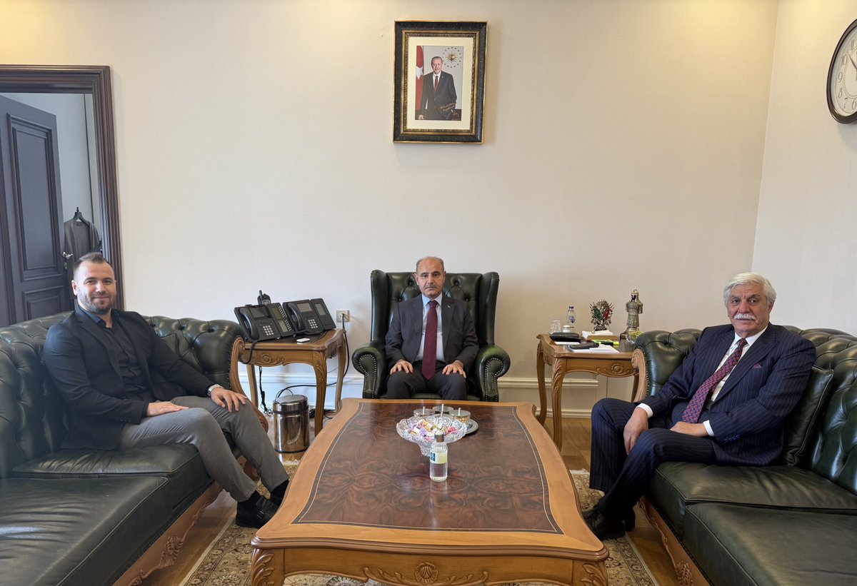 İçişleri Bakan Yardımcımız Değerli büyüğümüz Mehmet Aktaş’ı makamında ziyaret ettik.
Nazik misafirperverlikleri ve değerli sohbetleri için teşekkür ederiz. 🇹🇷