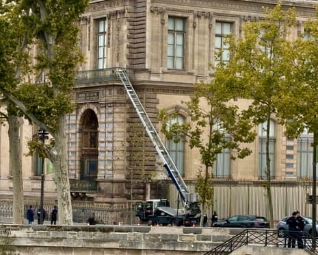 yappEEcopter (@eeshitaaaa) on Twitter photo what's easier than getting token price 📈??
answer: robbing $102 million worth jewellery from Louvre what's easier than getting token price 📈??
answer: robbing $102 million worth jewellery from Louvre